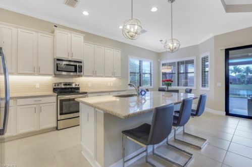 9366 Isla Bella Cir, Bonita Springs, FL 34135-7273
