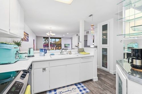 6120 Marina Pacifica Dr, Long Beach CA  90803-3892 exterior