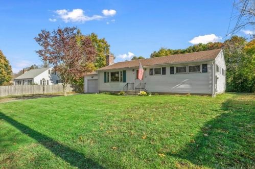 97 Lawler Ln, Norwich, CT 06360-1701
