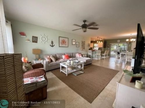 417 3rd Pl, Dania Beach FL  33004-4703 exterior