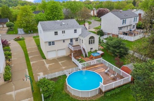 4876 Ottawa Ct, Gibsonia PA  15044-8274 exterior