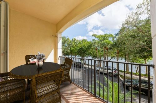 2905 Greenleaf Cir, Boynton Beach, FL 33426-8662