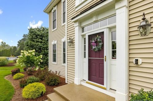 19 Livingston Way, Manchester, CT 06040-5652