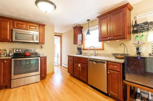 344 Beelzebub Rd, Wapping, CT 06074-2227