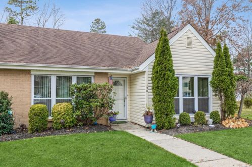 150 Dari Dr, Holbrook, NY 11741-4329