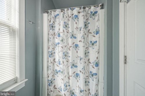 200 Delsea Dr, West Deptford NJ  08093-1221 exterior