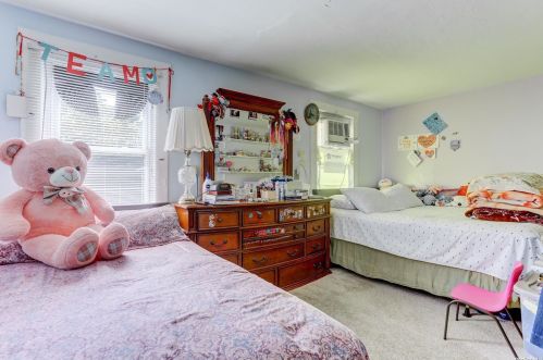 225 Fulton St, Westbury NY  11590-3028 exterior