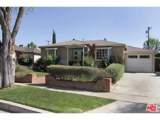 17538 Collins St, Van Nuys CA  91316-1243 exterior