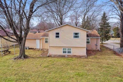 1507 Delores St, Green Bay, WI 54304-3315
