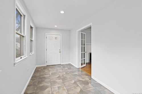 143 Chatterton Pkwy, White Plains NY  10606-2242 exterior