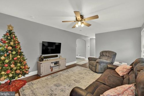 1829 Basin Hill Blvd, Carlisle PA  17013-1111 exterior