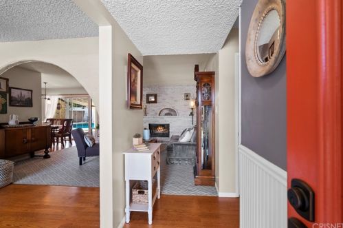 3175 Amarillo Ave, Simi Valley, CA 93063-1705