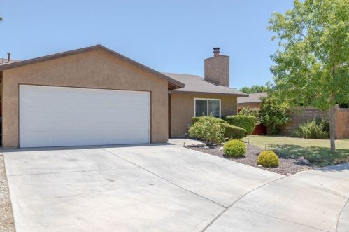 44758 Jefferson Ct, Lancaster, CA 93535-2833