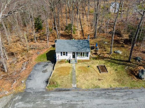 7 Xenia Rd, Patterson NY  12563-1812 exterior