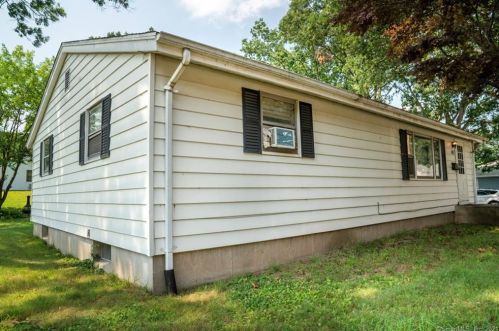 62 Woodlawn Ave, Ansonia, CT 06401-1462
