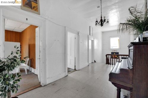 1521 9th St, Oakland CA  94607-1338 exterior