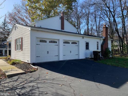 1463 Whitwood Dr, Blue Bell, PA 19422-3646
