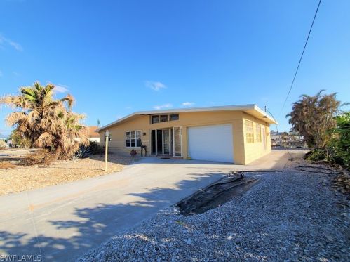 8336 Lagoon Rd, Fort Myers Beach, FL 33931-5212