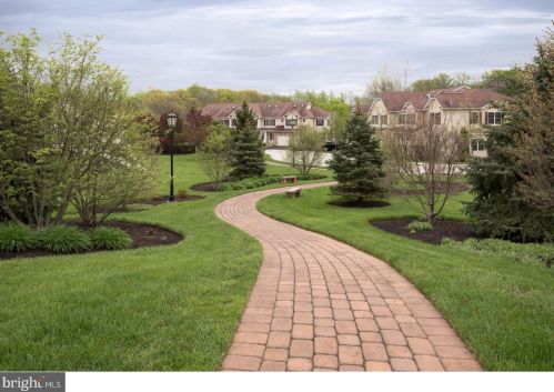 664 Greycliffe Ln, Prospectville PA  19002-1951 exterior