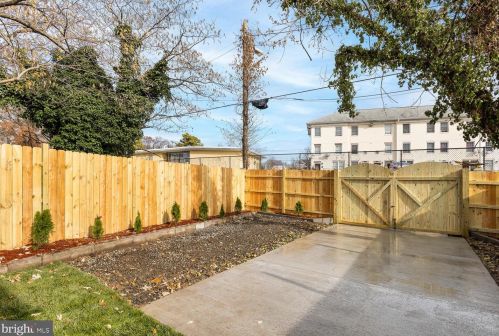 2257 16th St, Washington DC  20020-4301 exterior