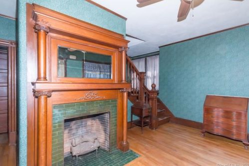 75 Prospect St, Bristol, CT 06010-6343