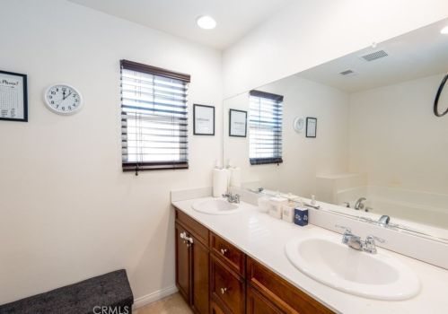 7993 Southpoint St, Chino CA  91708-7682 exterior