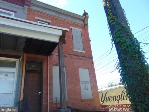 950 Pine St, Camden, NJ 08103-1601