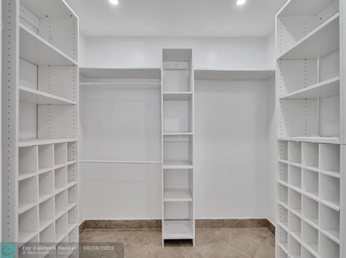 212 2nd Ct, Dania Beach FL  33004-4813 exterior