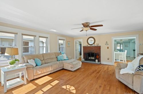 19 Orland St, Milford CT  06460-7458 exterior