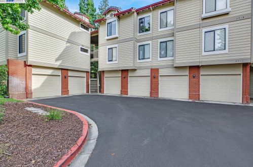 3308 Smoketree Commons Dr, Pleasanton CA  94566-7959 exterior
