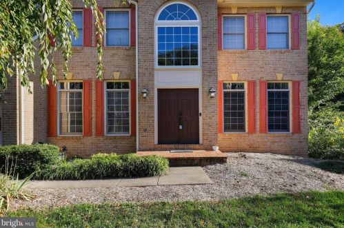 526 Beauregard Dr, Leesburg VA 20175-8924 exterior