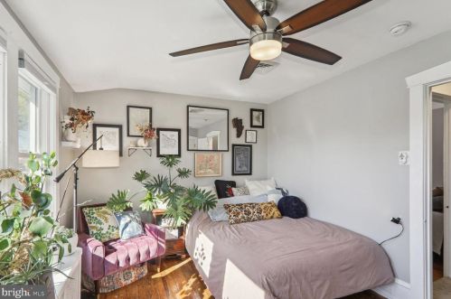 8 Clinton Ave, Camden NJ  08109-2007 exterior