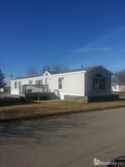3813 Cedar Knoll Cir, Waterloo IA  50701-9471 exterior