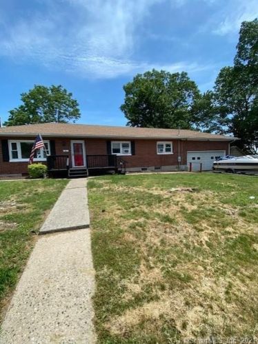 21 Wentworth St, Milford CT  06461-2352 exterior