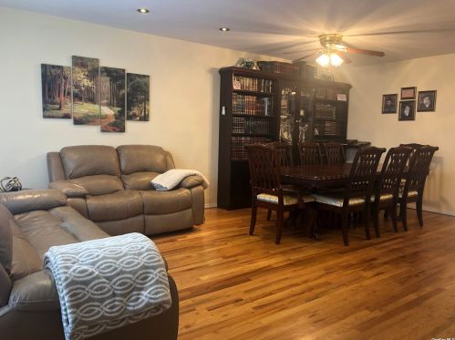 10-35 Bay 32nd St, Far Rockaway, NY 11691-1844