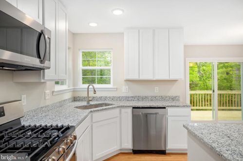 630 Harrison Cir, Locust Grove, VA 22508-5332