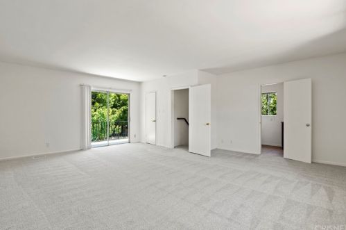 3653 El Caminito, Glendale CA 91214-1716 exterior