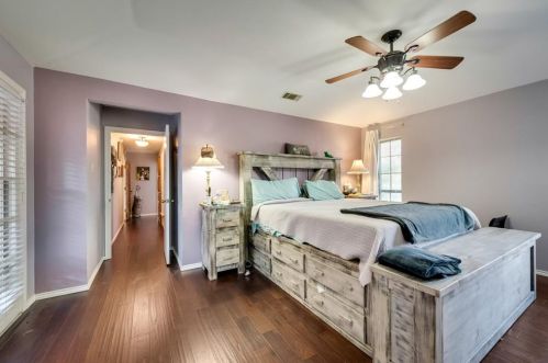 1932 Kensington Dr, Carrollton TX 75007-2440 exterior