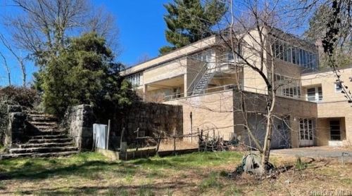 39 Penny Ln, Scarsdale, NY 10583-3209
