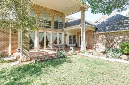 2212 Vly Vw Dr, Cedar Hill TX 75104-6712 exterior