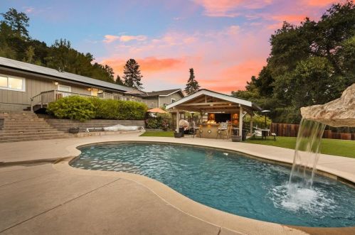 160 Deerhorn Ln, Lompico, CA 95018-9421