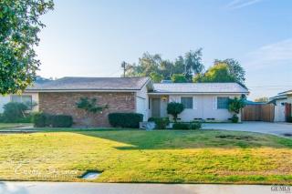 2305 Woolard Dr, Bakersfield, CA 93304-5458