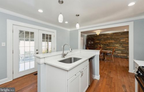 15108 Costa Dr, Woodbridge VA  22193-1647 exterior