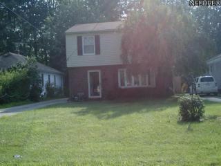 741 344th St, Willoughby, OH 44095-2415