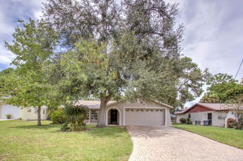 8505 Longboat Ln, Port Richey, FL 34667-4129