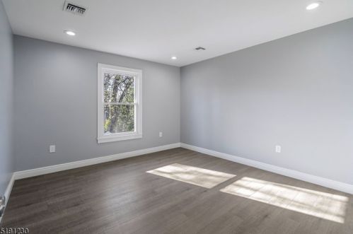 22 Ward Pl, Montclair NJ  07042-3106 exterior