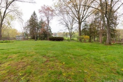 9 Sunset Ln, Bloomfield, CT 06002-1623