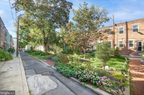 738 Medina St, Philadelphia PA  19147-5727 exterior