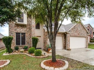 213 Long Cove Dr, Cibolo, TX 78108-3329
