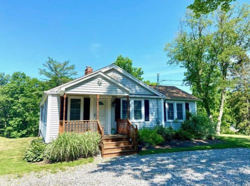 16 Rogers Dr, Litchfield, CT 06759-3620